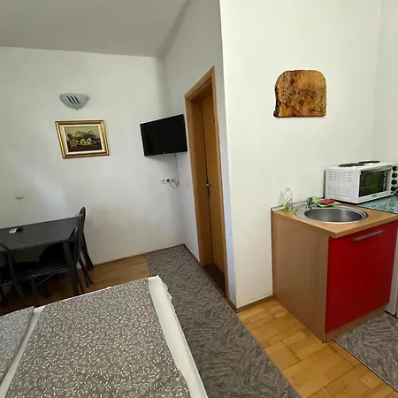 Πανσιόν Anja 3*