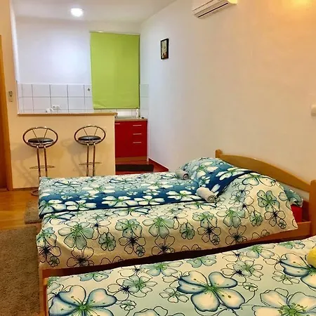 Πανσιόν Anja 3*